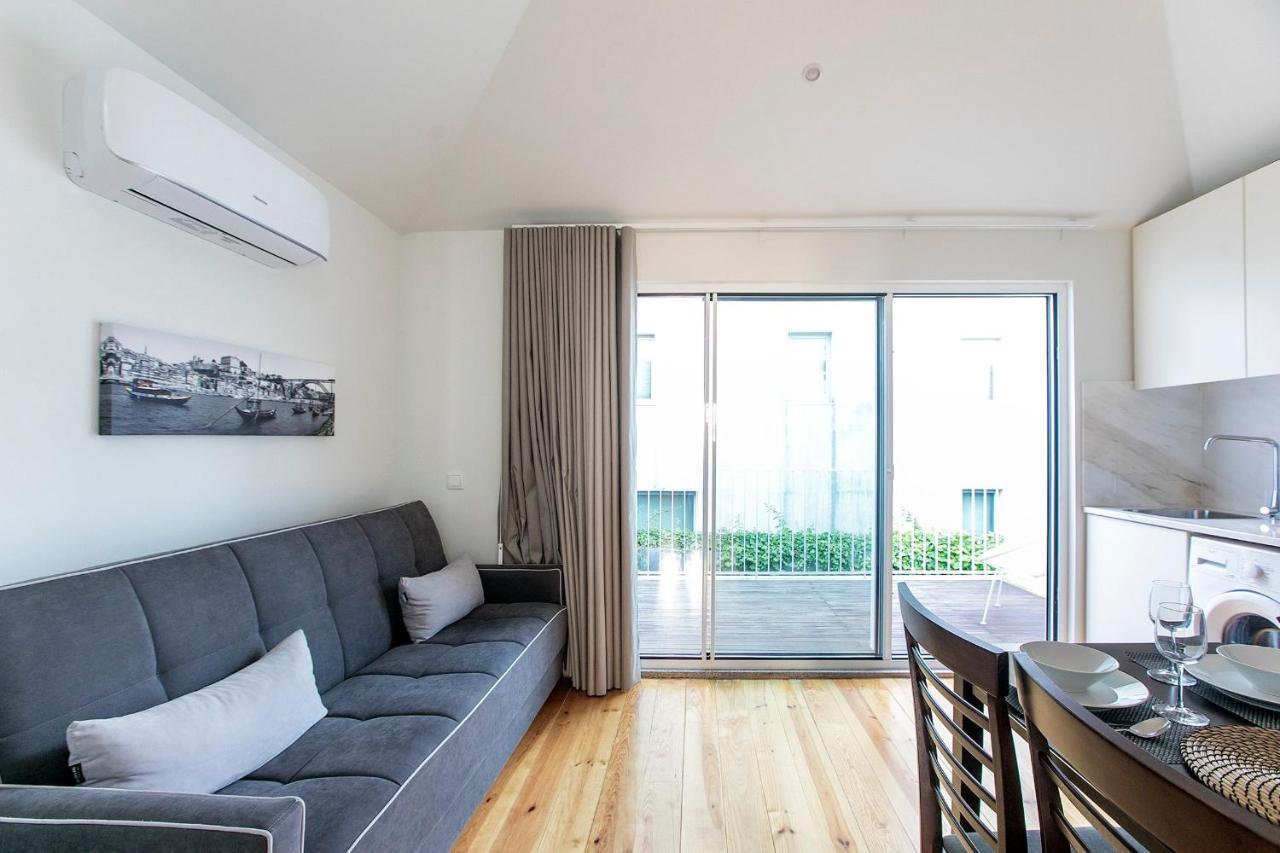 Lovelystay - Cozy 1Br In Santa Catarina W/ Balcony Порту Экстерьер фото